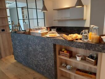 B&B Le Suites Di Costanza