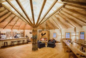 Hostal Raven's Nest - The Hidden Village, Transylvania - Romania