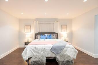 Family Vacation Home With Large Pool/4 Bedroom