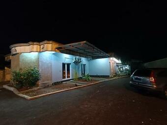 Hotel Homestay Adah