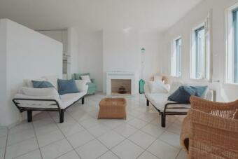 Sea-view House With Private Beach, Sounio