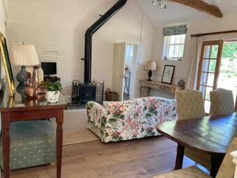 *new* Hartest Vineyard 2 Bed Cottage With Parking