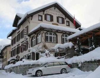 Posada Hotel R�tia