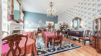 Maple Hill Manor Bed & Breakfast