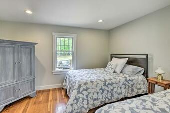 Wild Goose Cottage On Little Lake Sunapee!