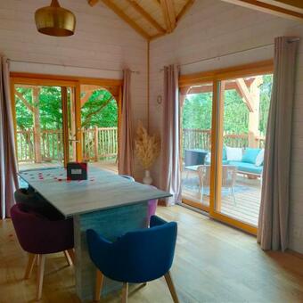 Le Ch�teau Des F�es