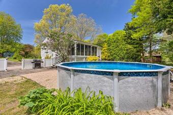 Vibrant Westerly Home With Private Pool And Yard!
