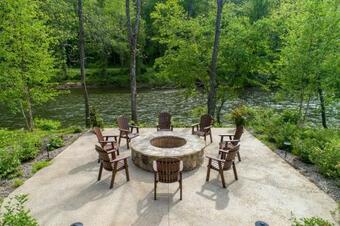 Mountain River Cottage