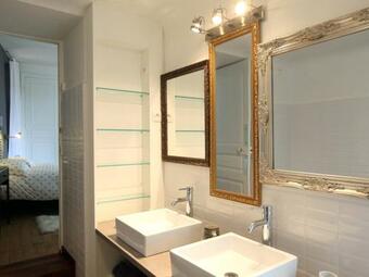 Apartamentos Appartement Sauxillanges, 3 Pi�ces, 4 Personnes - Fr-1-630-97