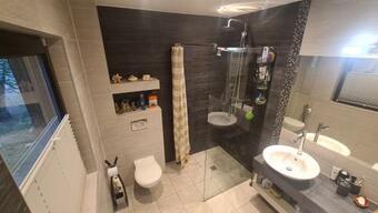 Zaciszny Dom Z Pla?? Nad Jeziorem Cha?cza