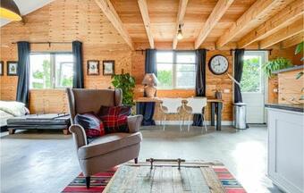 Nice Home In Loosdrecht With Wifi