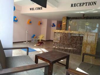 Hotel Chandru De Green