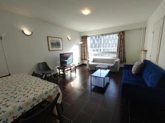 Apartamento 5 Mn (450 M) Walk Metro/la Defense/3br/8pers