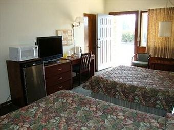 Pinconning Trail Inn Motel