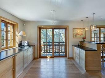 Chalet Les Belleville, 8 Pi�ces, 12 Personnes - Fr-1-570-10