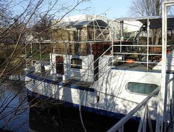 Hotel Boat For Guest