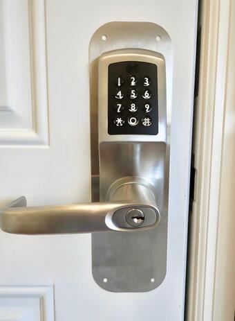 Hampton Bays Hotel On Main