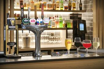 Hotel Holiday Inn Express Cambridge West Cambourne By Ihg