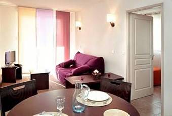 Aparthotel Park & Suites Village Six Fours Les Plages