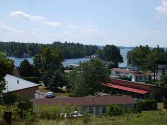 Capricorn Motel Royale 1000 Islands