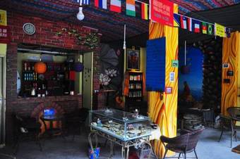 Feng Ling Du Youth Hostel