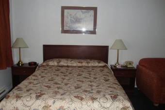 Motel Royal Napanee Inn