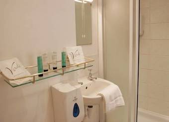 Hostal Silverwell Hotel