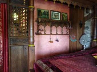 Bed & Breakfast Les Folies De La Serve