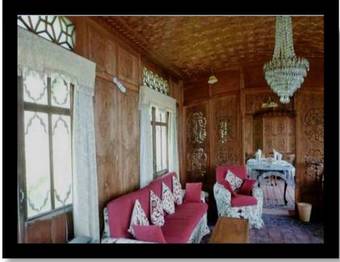 Hotel Butts Clermount Houseboat