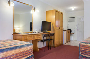 Hotel Forresters Beach Resort