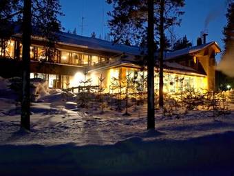 Hotel Holiday Centre Huhmari