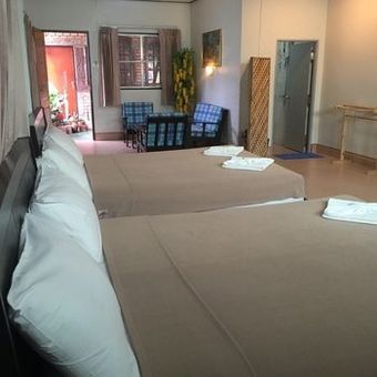 Hotel Phumthadarommanee Resort