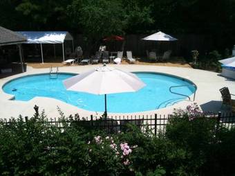 Bed & Breakfast River House Inn