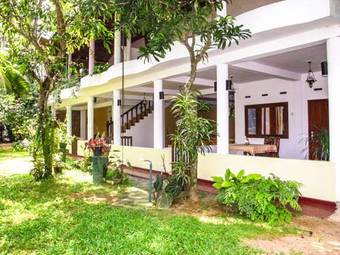 Hostal C-lanka Guest House