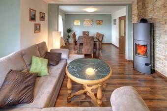 Hostal Pension H.blatn�