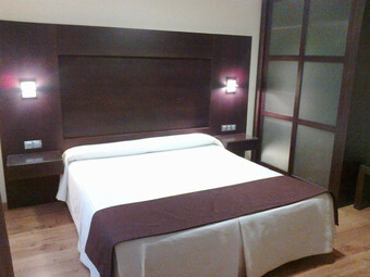 Hostal Hotel Anabel Baza