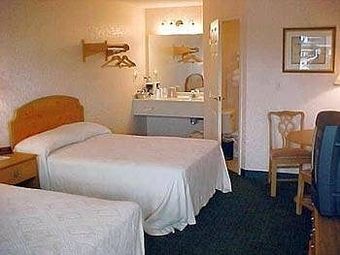 Hotel Ourguest Inn & Suites Downtown Port Clinton