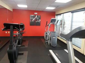 Hotel Country Inn & Suites, Matthews Nc I485