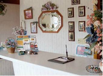 Motel Budget Host Inn - Iron Mountain