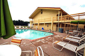 Motel 6 Farmers Branch