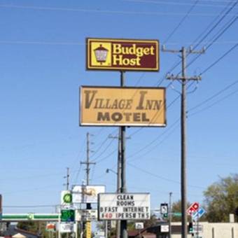 Motel Budget Host Village Inn