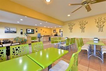 Hotel Americas Best Value Inn Wall