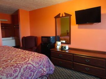 Hotel Royal Inn & Suites