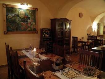 Dv?r Ol?iny -hotel And Horse-riding