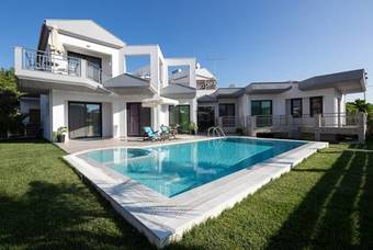 Sea Pearl Luxury Apartments