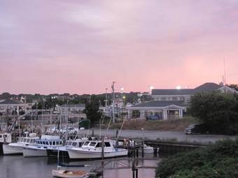 Hotel Anchor In Distinctive Waterfront Lodging