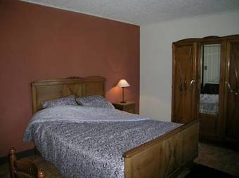 G�te � Ch�telus, Au Calme Dans L'allier