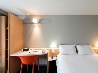 Ibis La Rochelle Centre Historique Hotel