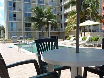 Hotel Nassau Junkanoo Beach Resort