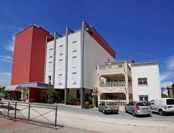 Hotel Dina
